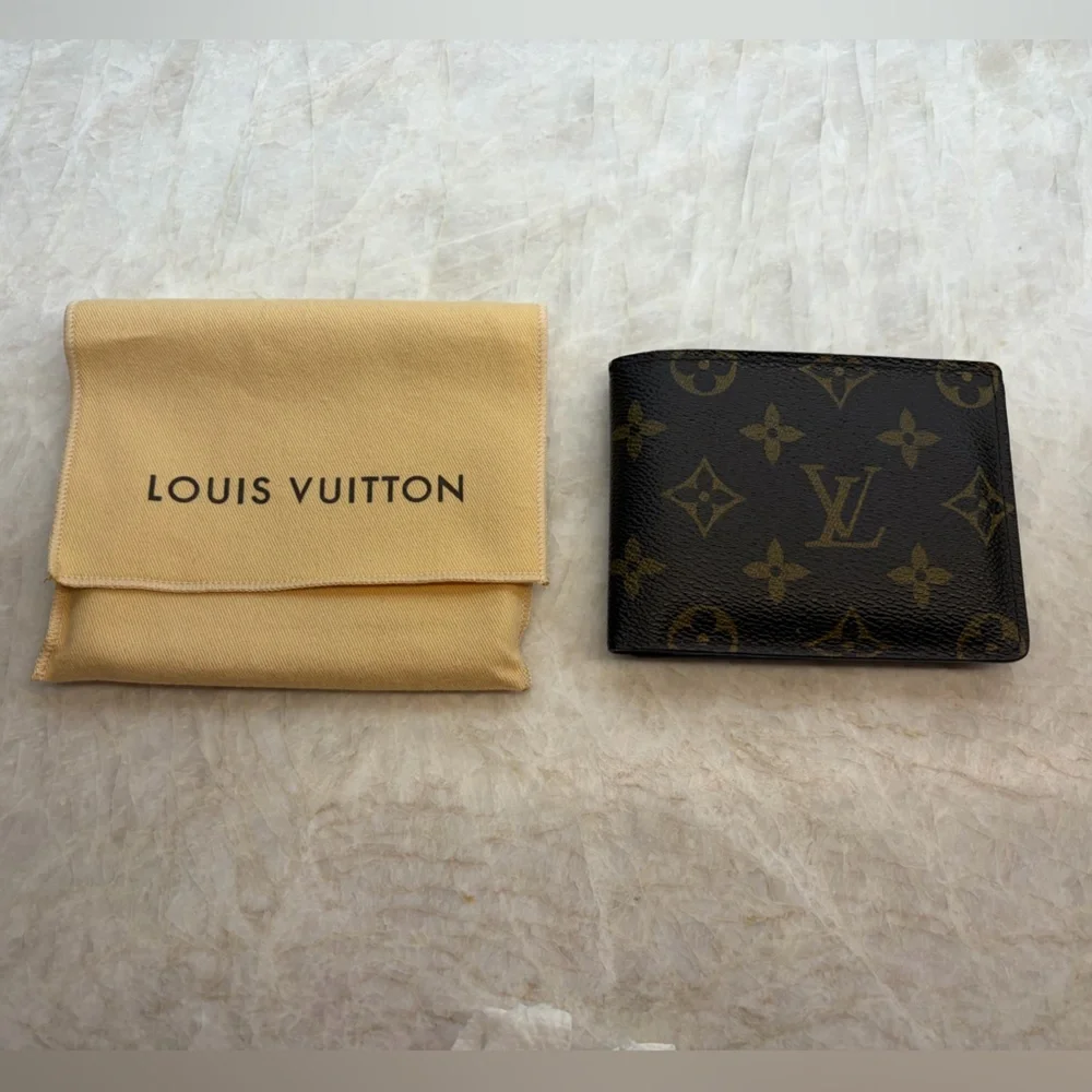 Authentic Louis Vuitton Monogram Bifold Wallet, Great Condition
